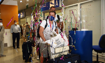 Ολυμπιακοί Αγώνες: Αποθεωτική υποδοχή στην ασημένια Εθνική πόλο