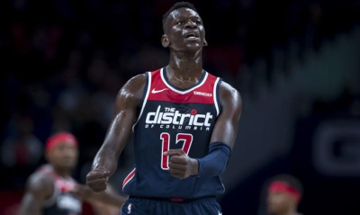 Ράπτορς: Συμφώνησαν με τον Μπονγκά