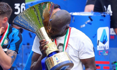 Αποχαιρέτισε την Ίντερ ο Λουκάκου: «Ελπίζω να καταλαβαίνετε την απόφασή μου»