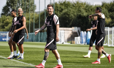 Λιονέλ Μέσι: Οριστικοποιήθηκε το ντεμπούτο του με την Παρί Σεν Ζερμέν (photos)