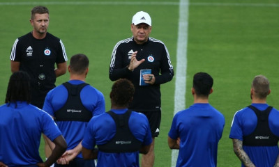 Ολυμπιακός-Σλόβαν: «Απειλούν» πατέρας και γιος Βάις - «Επιθετικοί για τη νίκη»