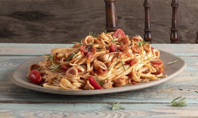 Άκης Πετρετζίκης: Λιγκουίνι με καλαμαράκια