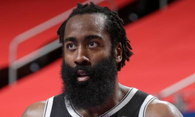 Χάρντεν: Κινείται έξυπνα πριν τις διαπραγματεύσεις με τους Νετς