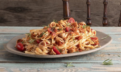 Άκης Πετρετζίκης: Λιγκουίνι με καλαμαράκια