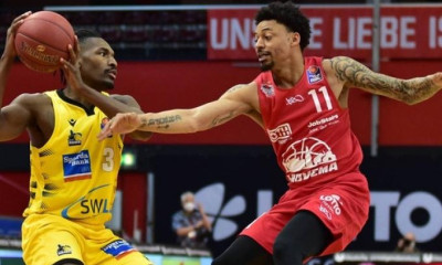 Άλμπα Βερολίνου - Επίσημο: Υπέγραψε τον Σμιθ για τρία χρόνια