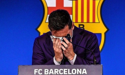 Βραζιλιάνες καλλονές «σφάζονται» για να αποκτήσουν το χαρτομάντηλο του Μέσι (pics)