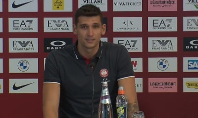 Μήτογλου: «Τιμή μου που θα φορέσω τη βαριά φανέλα της Αρμάνι» (videos+photos)