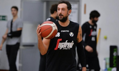 Βίρτους Μπολόνια: «Κάπτεν» ο Μπελινέλι