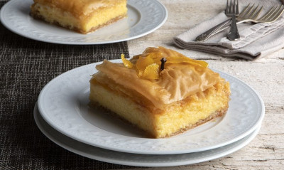 Άκης Πετρετζίκης: Γαλακτομπούρεκο με πορτοκάλι