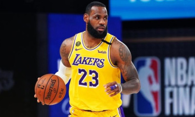 Λέικερς: Άλλαξε νούμερο ο «βασιλιάς» (photo)