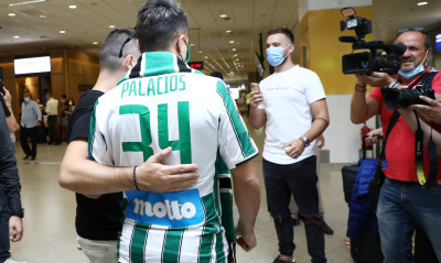 Παναθηναϊκός: Δεν μπορούσε να περιμένει να βάλει τη φανέλα! (Photos)