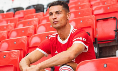 Κριστιάνο Ρονάλντο: Η ώρα της επιστροφής  - Τότε κάνει ντεμπούτο με την Μάντσεστερ Γιουνάιτεντ