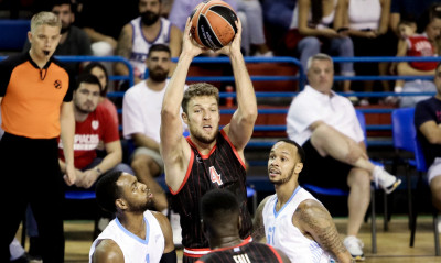 Ολυμπιακός - Ζενίτ Αγίας Πετρούπολης 88-65: Με εξαιρετικό Βεζένκοφ ετοιμάζεται για ΤΣΣΚΑ