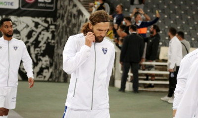 ΑΕΚ-Ιωνικός: Ανθοδέσμη της Original στον Τσιγκρίνσκι (photos+video)