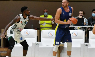 Παναθηναϊκός ΟΠΑΠ - Λαύριο: «Πέταξε» και έκοψε τον Λιούις ο Φλόιντ (video)