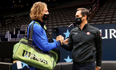 Παρουσία του Ρότζερ Φέντερερ οι «μάχες» του Στέφανου Τσιτσιπά στο Laver Cup (photo+video)