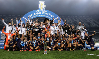 Μαγικό γκολ με ψαλιδάκι σε γυναικείο ποδόσφαιρο στη Βραζιλία, το σήκωσε η Κορίνθιανς (video+photos)