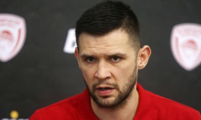 Παπανικολάου: «Υπάρχει σημαντική βάση στον Ολυμπιακό»