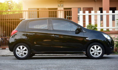 Τρόμαξε όταν άνοιξε την πόρτα - Δε θα πιστεύετε τι βρήκε μέσα στο αμάξι