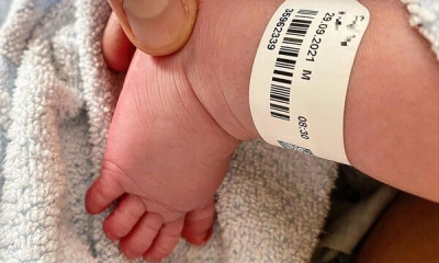 Γνωστός ποδοσφαιριστής γνώρισε τη σύντροφό του στο Facebook και τώρα έγιναν γονείς (pics)