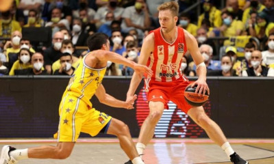 Ερυθρός Αστέρας: Επέστρεψε, βραβεύτηκε και «σκότωσε» την Μακάμπι Τελ Αβίβ ο Ουόλτερς (video+photos)