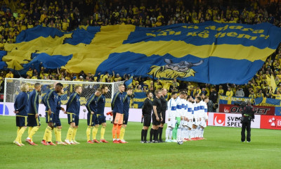 Παίκτης της Σουηδίας έταξε τη φανέλα του σε ball girl για να αργεί στα κόρνερ της Ελλάδας