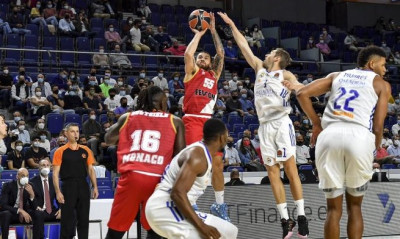 Ρεάλ Μαδρίτης - Μονακό 94-86: Επέστρεψε από -24, αλλα δεν έφτανε ο τρομερός Τζέιμς (videos)