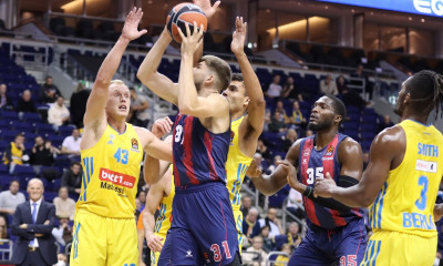 Άλμπα Βερολίνου-Μπασκόνια 76-80: Επέστρεψε από το -27, αλλά τη «σκότωσε» ο Φοντέκιο