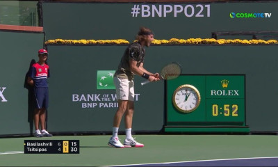 Στέφανος Τσιτσιπάς: Ξέσπασε τα νεύρα στη ρακέτα του (videos)