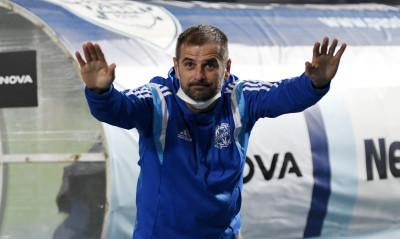 ΠΑΣ Γιάννινα-Ολυμπιακός: Βράβευσαν τον Μουφ οι Ηπειρώτες (photos)