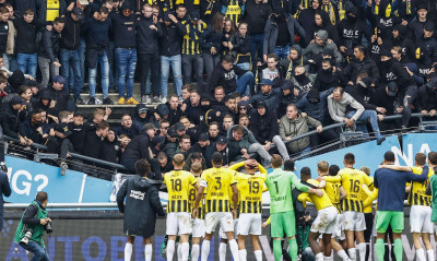 Τρόμος στην Ολλανδία: Κατέρρευσε μέρος της κερκίδας στο Ναϊμέγκεν-Φίτεσε! (Videos+Photos)