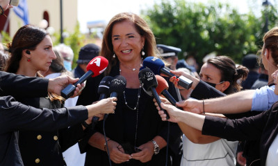 Η Ντόρα Μπακογιάννη διαγνώστηκε με καρκίνο - «Είμαι αποφασισμένη να νικήσω»