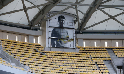 ΑΕΚ: Δέος! Τέσσερις θρύλοι της Ένωσης στους πυλώνες του νέου γηπέδου (photos)