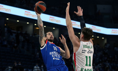 Αναντολού Εφές-Ούνικς Καζάν 71-68: «Καθάρισε» ο Μοερμάν!