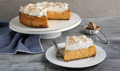 Άκης Πετρετζίκης: Cheesecake με κολοκύθα