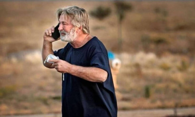 Άλεκ Μπάλντουιν: Σε σοκ ο ηθοποιός - «Γιατί μου δώσατε όπλο με αληθινές σφαίρες»