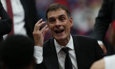 Μπαρτζώκας για Ντόρσεϊ: «Θεωρείτε πως μπορεί να παίξει σαράντα λεπτά σε αυτό το επίπεδο;»