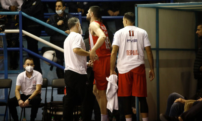 Ηρακλής-Ολυμπιακός: Αγωνία με Παπανικολάου - Χτύπησε και αποχώρησε