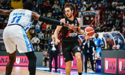 Νάπολι-Βίρτους Μπολόνια, 92-89: Έσπασε το αήττητο του Σκαριόλο στην Νάπολη