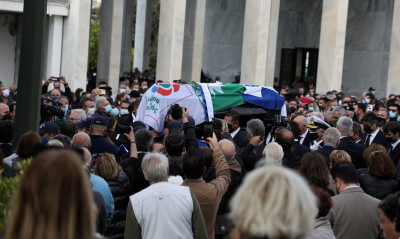 Η Ελλάδα αποχαιρέτησε τη Φώφη Γεννηματά - Πλήθος κόσμου στο «ύστατο χαίρε»