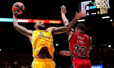 Euroleague top-10: Το poster κάρφωμα του Ντέρικ Ουίλιαμς στο Νο1 (video)