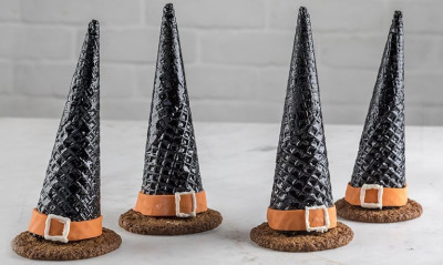 Άκης Πετρετζίκης: Καπέλα μάγισσας γεμιστά με σοκολάτα