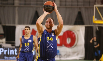 Λαύριο: «Έγραψε» ιστορία ο Κακλαμανάκης-Πρώτος στα ριμπάουντ