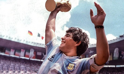 Ντιέγκο Μαραντόνα: Σε δημοπρασία αντικείμενα του Αργεντίνου θρύλου