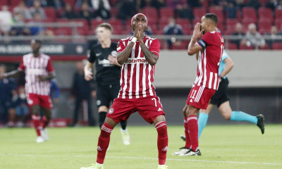 Ολυμπιακός-Άιντραχτ: Απίστευτη χαμένη ευκαιρία από τον Ονιεκούρου (video)