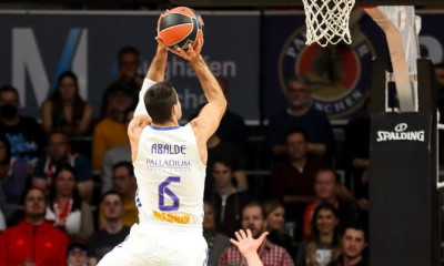 Μπάγερν-Ρεάλ Μαδρίτης 76-80: Zoρίστηκε αλλά πέρασε από το Μόναχο η «Βασίλισσα»