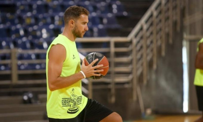 Σχίζας: «Ο Άρης είναι ανταγωνιστικός, θέμα χρόνου οι νίκες»