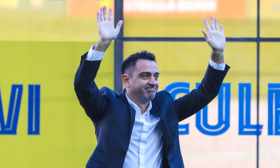 Μπαρτσελόνα: Υπέγραψε μέσα σε πανικό ο Τσάβι - Αποθέωση στο «Καμπ Νου» (photos+videos)