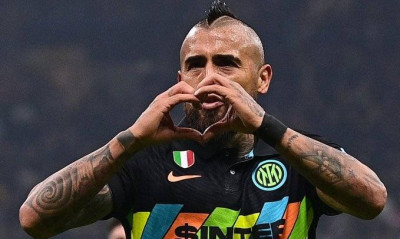 Η αγκαλιά του Βιδάλ τζούνιορ στον μπαμπά του, ράγισε καρδιές! (Video)