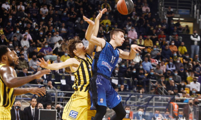 Άρης-Ηρακλής: Διακοπή στο Αλεξάνδρειο - Θεατής έχασε τις αισθήσεις του